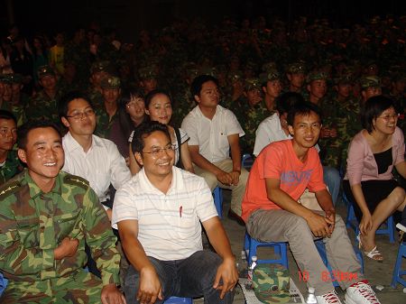 感动、开心、倍感欣慰的指导员们